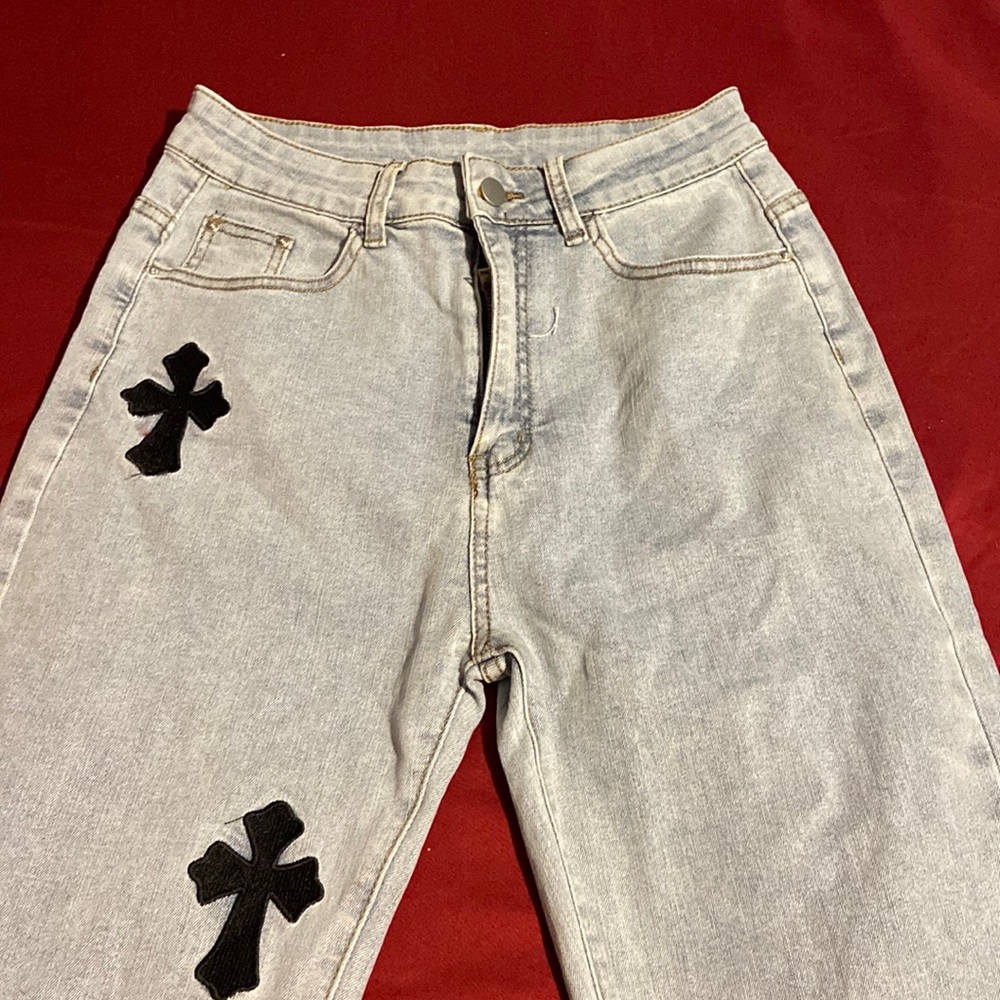 These are a pair of jeans I bought from a boutique to big for me still new